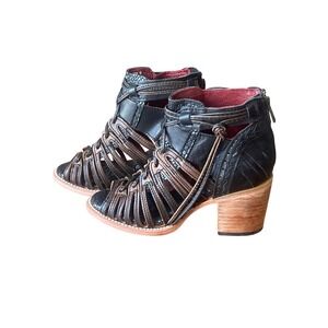 Freebird by Steven Wazee Leather Strappy heeled sandals sz 5